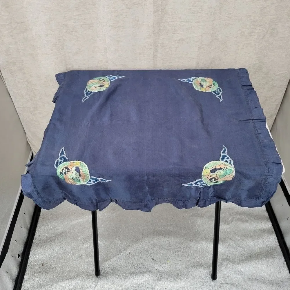 None table scarf